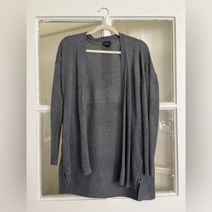 EUC cardigan size M